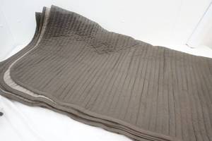 lot 87 image: Brown Taupe Queen Comforter