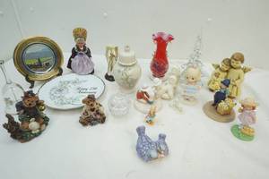 lot 99 image: Glass and Ceramics