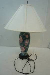 lot 114 image: Table lamp