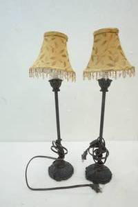 lot 115 image: Decorative lamps