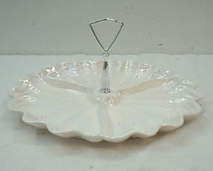 lot 122 image: serving platter