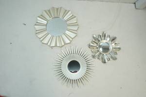 lot 124 image: wall decor