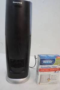 lot 151 image: Honeywell Humidifer