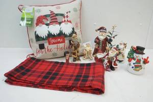 lot 160 image: holiday decor