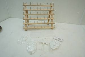 lot 163 image: sewing supplies