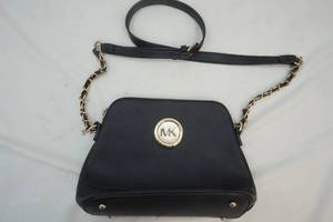 lot 170 image: Michael Kors hand bag
