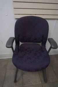 lot 200 image: Herman Miller Office Chair