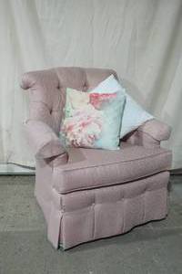 lot 211 image: Sherill Chair