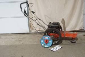 lot 216 image: DR TrimmerMower