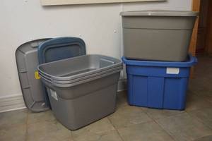 lot 229 image: Sterilite 18 gallon totes
