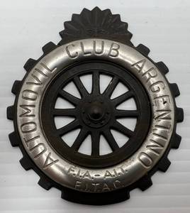 lot 45 image: Vintage Automobile Car Badge F.I.A. A.I.T. F.I.T.A.C. AUTOMOVIL CLUB ARGENTINO