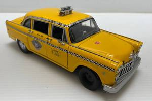 lot 49 image: Sun Star Brand 1981 Checker Taxi Cab 118 Scale Die-Cast