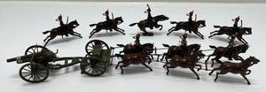 lot 76 image: 1946 - 1958 Britains Miniature Metal Soldiers Set # 9419  The Kings Troops, Royal Horse Artillery13 Pieces