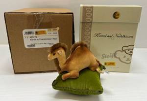 lot 112 image: 2005 Steiff Club Camel Pin Cushion Limited Edition #00039 EIN # 420474 (NIB) 4 by 4
