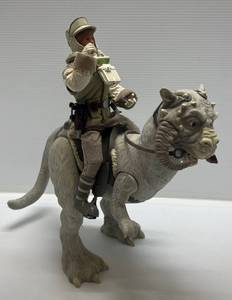 lot 127 image: Hasbro Saga Star Wars The Empire Strikes Back 12 Luke Skywalker & Tauntaun