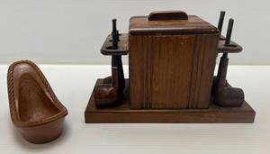 lot 141 image: Vintage Wooden Pipe Stand With Some Pipes