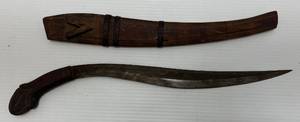 lot 213 image: Vintage Wooden Handled Hand Carved Machete 20