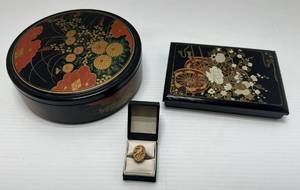 lot 218 image: Three Oriental Pieces 1 Ring Is Mark Silver Made In China 6 Grams