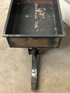 lot 24 image: Pin-Hitch Lawn Tractor Trailer
