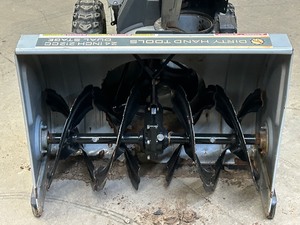 lot 26 image: Dirty-Hands-Tools Snowblower