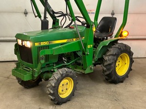 lot 1 image: John Deere 650 4WD Tractor With Loader