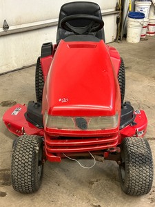 lot 20 image: Toro Wheel-Horse 270-Hydro Lawn Tractor
