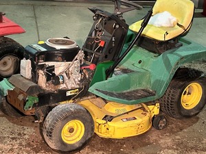 lot 32 image: Lot Of (1) MTD & (1) John Deere Riding Lawn Tractors