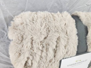 lot 40 image: New Threshold Luxury Throw Blanket