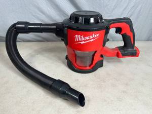 lot 4 image: Milwaukee M18 18-Volt Compact Vacuum