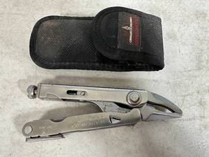 lot 58 image: Leatherman Crunch Locking Pliers Multi-Tool