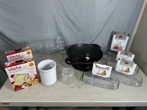 lot 82 image: New and Used Kitchen Items, Household, Etc