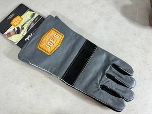 lot 115 image: New Pair of Oklahoma Joes BBQ Gloves