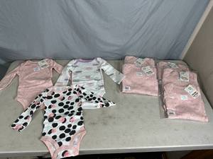 lot 118 image: 18 New Lamaze Organic Baby Onesie  Outfits 18 Months