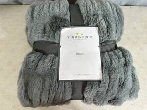 lot 127 image: New Threshold Luxury Throw Blanket