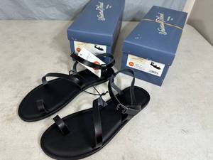 lot 135 image: 2 New Pairs Womens Sandals