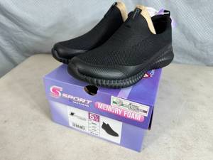 lot 143 image: New Skechers Sport Memory Foam Shoes Size 5 12