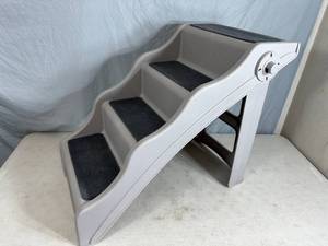 lot 168 image: Folding Pet Steps