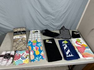 lot 207 image: New Kitchen Towels, Pot Holders, Drying Mat