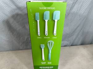 lot 213 image: New 5 Piece Green Life Cooking Utensil Set