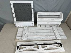 lot 215 image: New Shabby Chic Wood Decorations