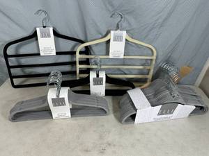 lot 242 image: Assorted Non-Slip Clothes Hangers