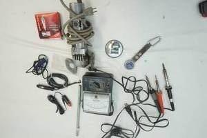 lot 8 image: Soldering tips and battery tester