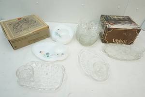 lot 14 image: Vintage 8 Piece Snack Set