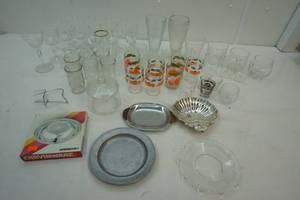 lot 23 image: Glassware