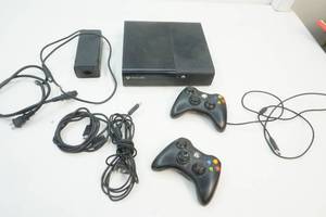 lot 32 image: XBox 360