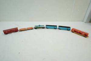 lot 44 image: Ho Scale Railroad cars