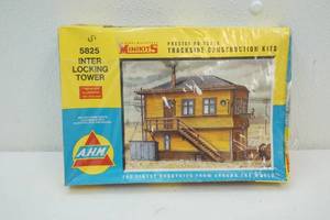 lot 71 image: Ho scale railroad equipment