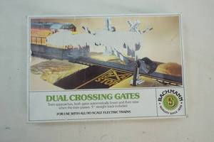 lot 83 image: ho scale railroad equipment