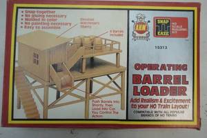 lot 100 image: Ho Scale building kit