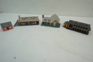 lot 104 image: Ho Scale buildings